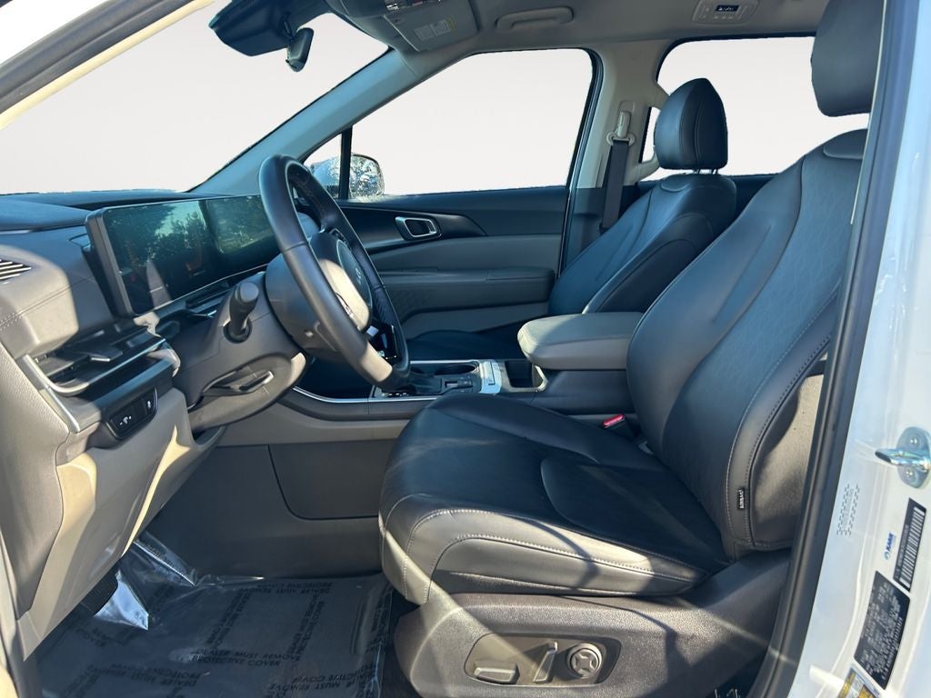 2025 Kia Carnival LXS