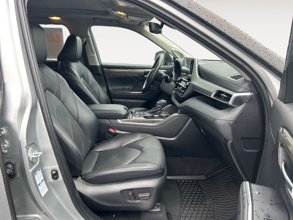 2022 Toyota Highlander Platinum