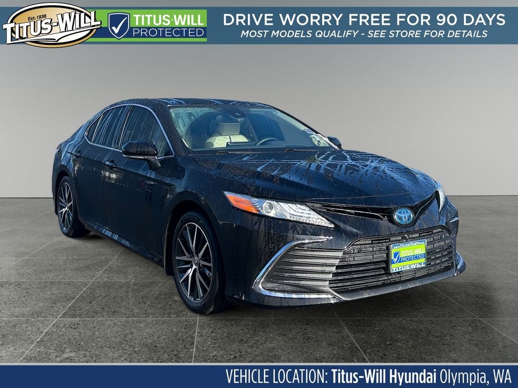 2022 Toyota Camry Hybrid SE