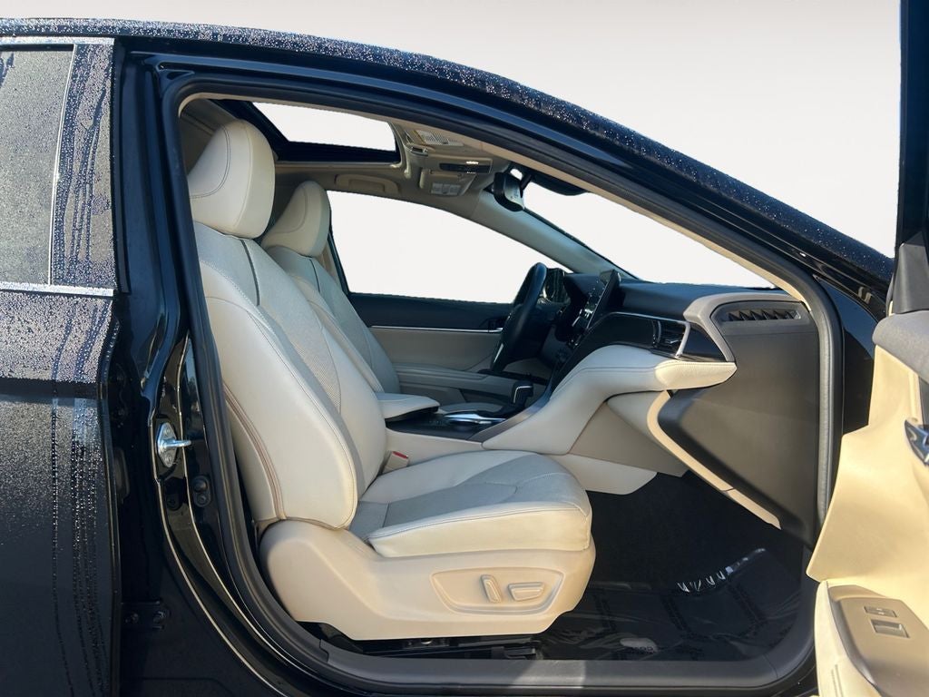 2022 Toyota Camry Hybrid SE