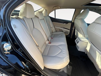 2022 Toyota Camry Hybrid SE