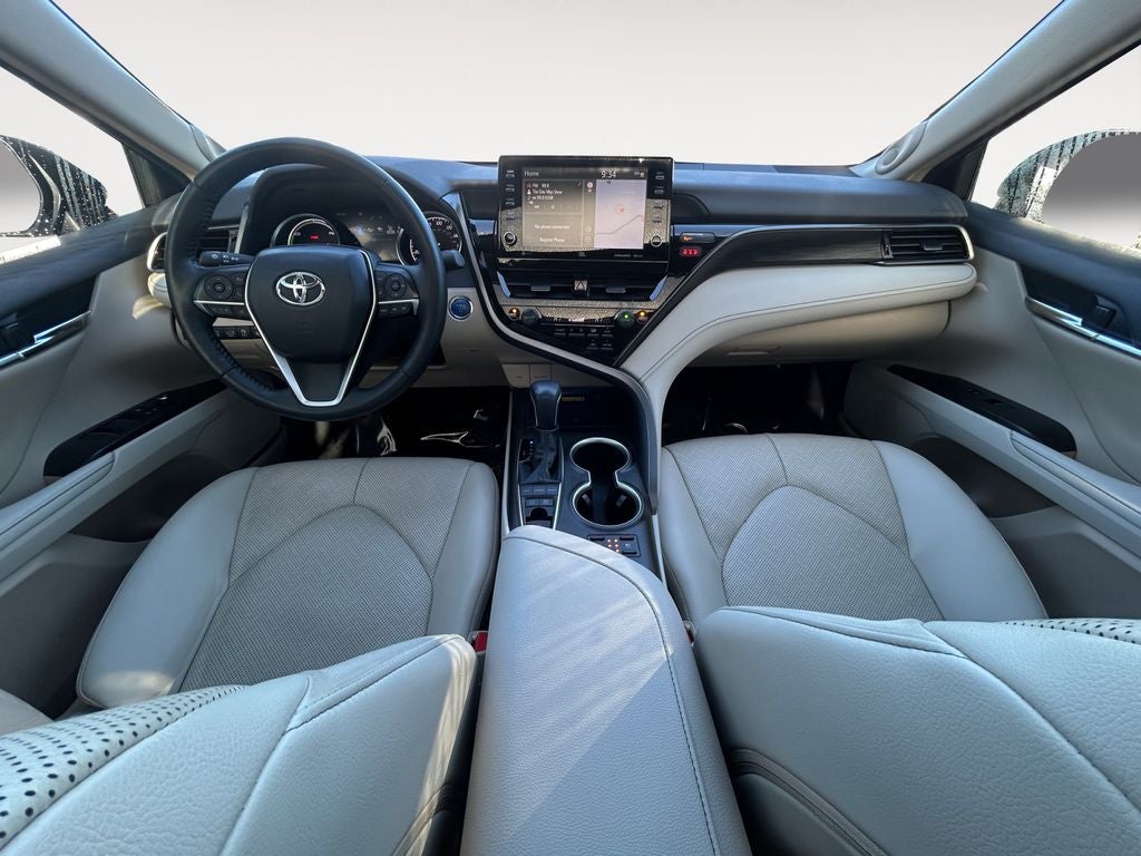 2022 Toyota Camry Hybrid SE