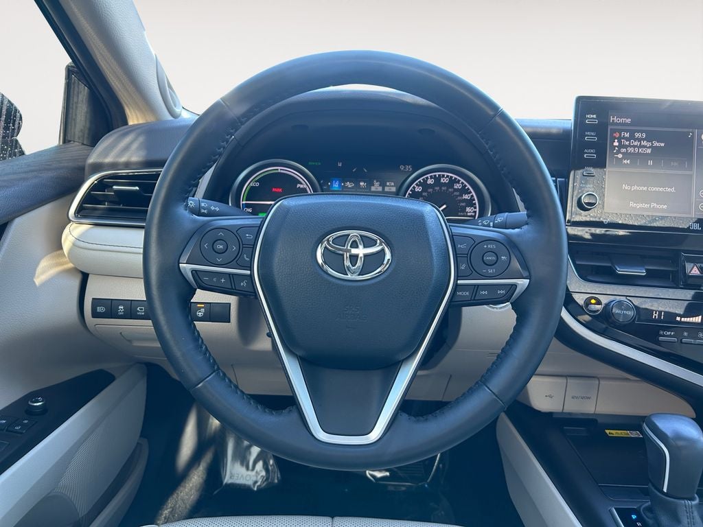 2022 Toyota Camry Hybrid SE