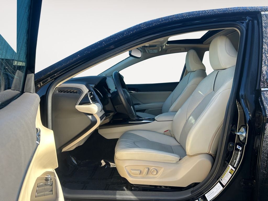 2022 Toyota Camry Hybrid SE