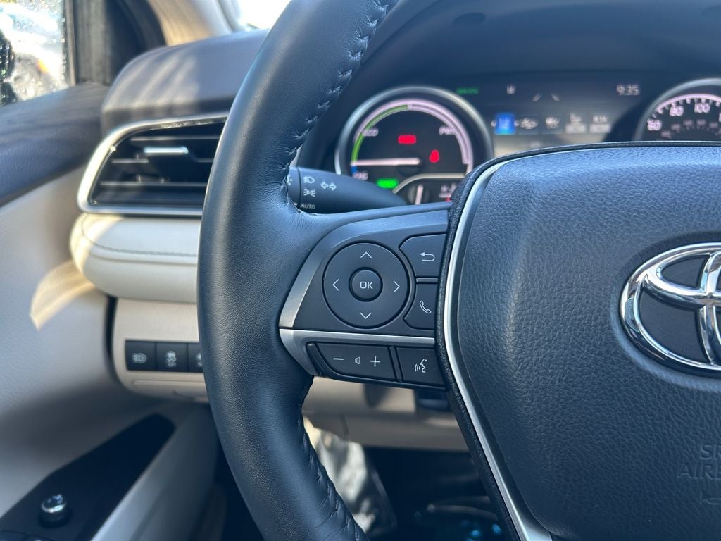 2022 Toyota Camry Hybrid SE