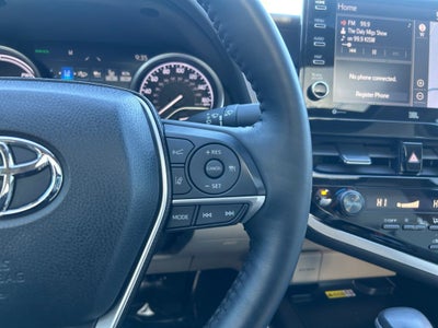 2022 Toyota Camry Hybrid SE