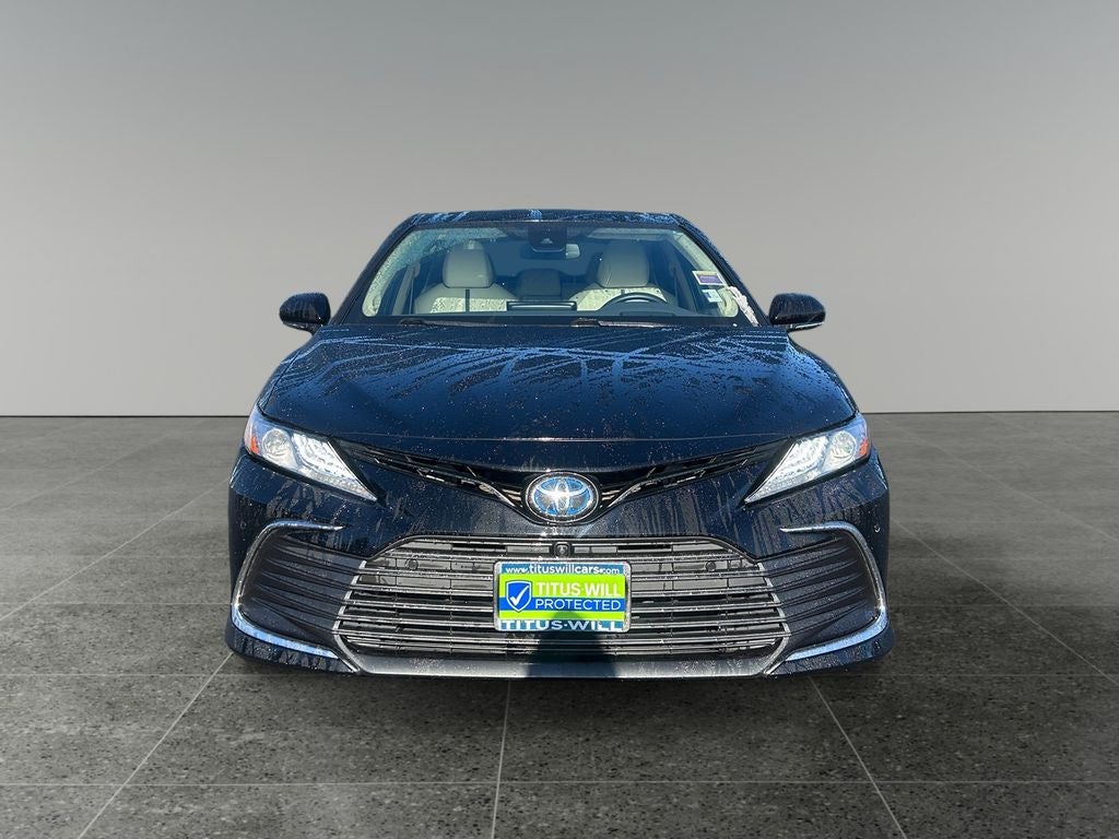 2022 Toyota Camry Hybrid SE