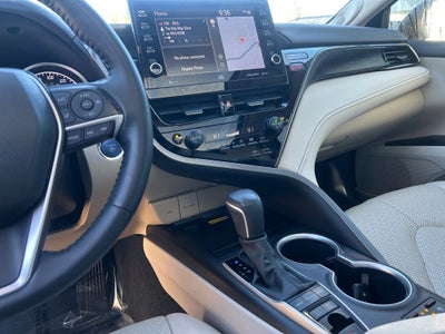 2022 Toyota Camry Hybrid SE