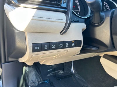 2022 Toyota Camry Hybrid SE