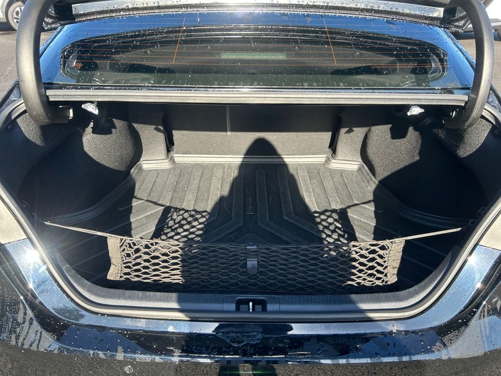 2022 Toyota Camry Hybrid SE