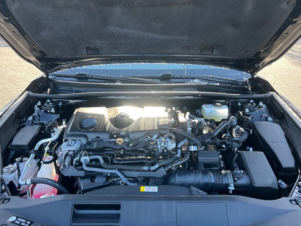 2022 Toyota Camry Hybrid SE