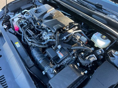 2022 Toyota Camry Hybrid SE