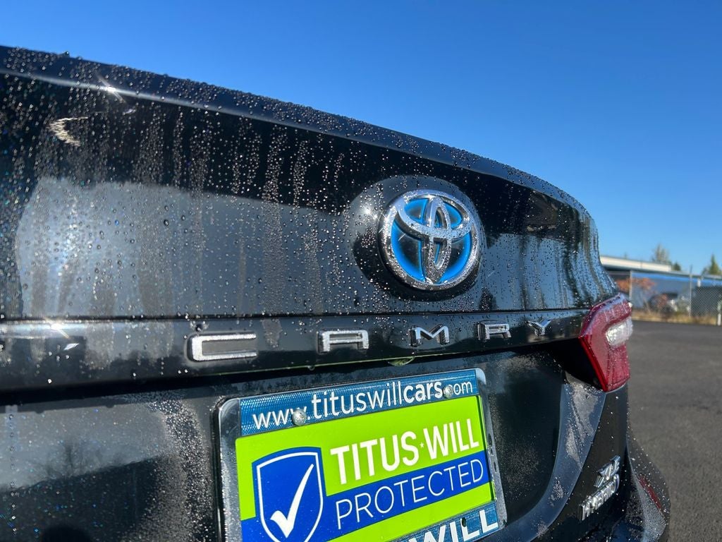 2022 Toyota Camry Hybrid SE