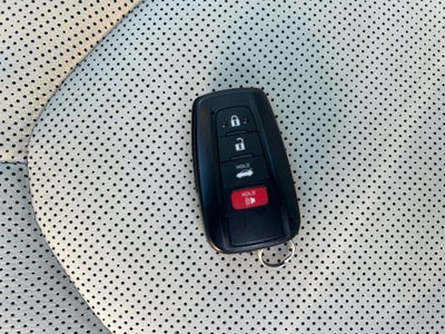 2022 Toyota Camry Hybrid SE