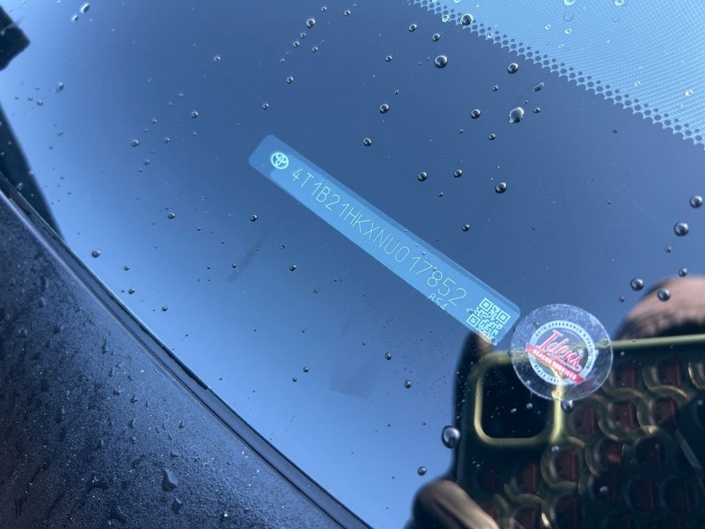 2022 Toyota Camry Hybrid SE