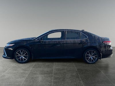 2022 Toyota Camry Hybrid SE