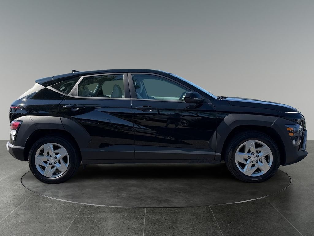 2025 Hyundai KONA SE