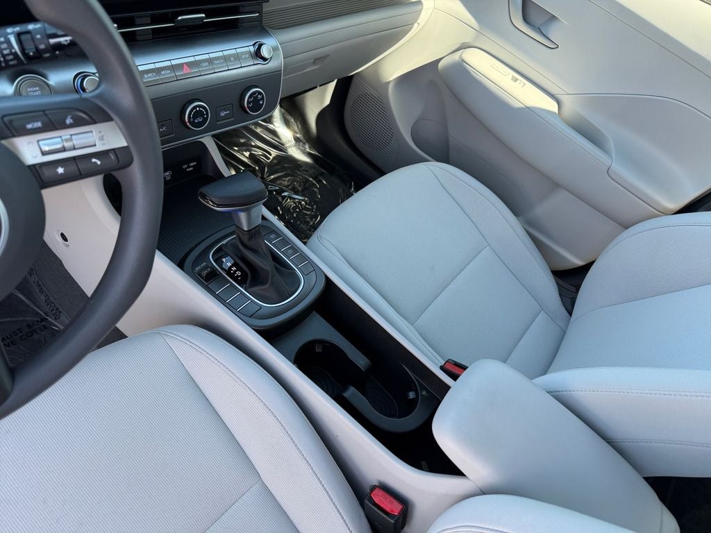 2025 Hyundai KONA SE