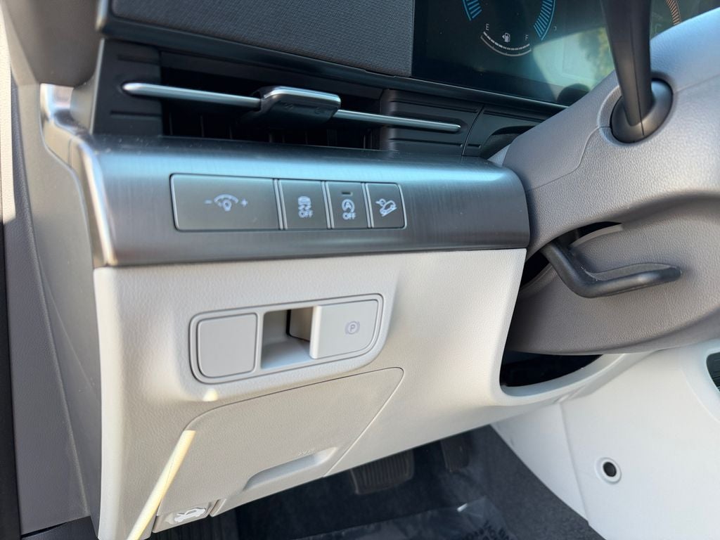 2025 Hyundai KONA SE