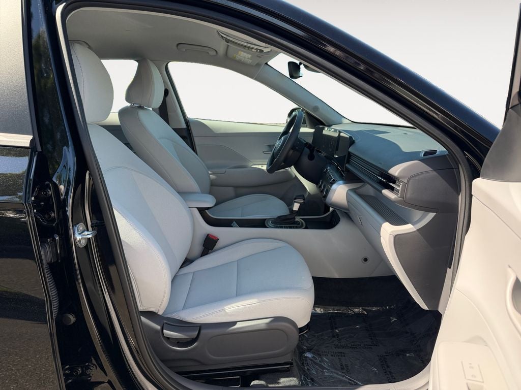 2025 Hyundai KONA SE