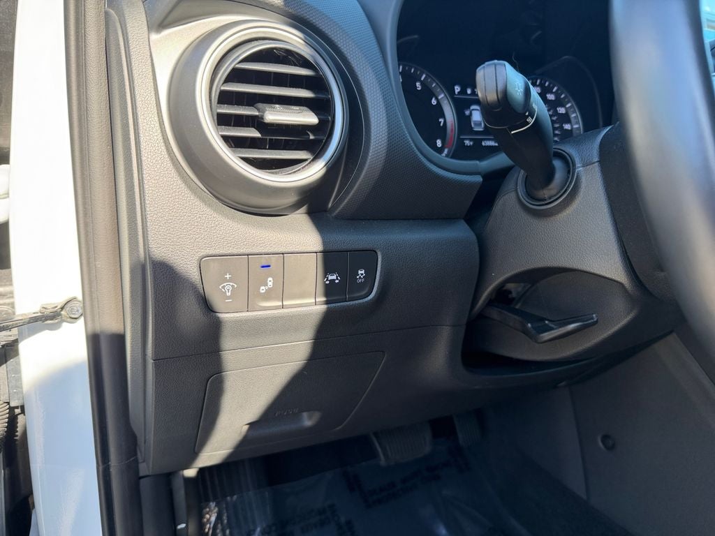 2021 Hyundai KONA SEL