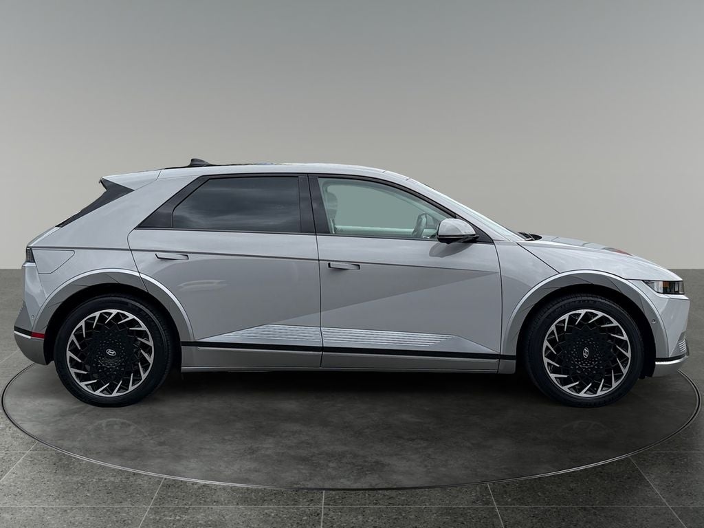 2024 Hyundai IONIQ 5 Limited - Photo 11