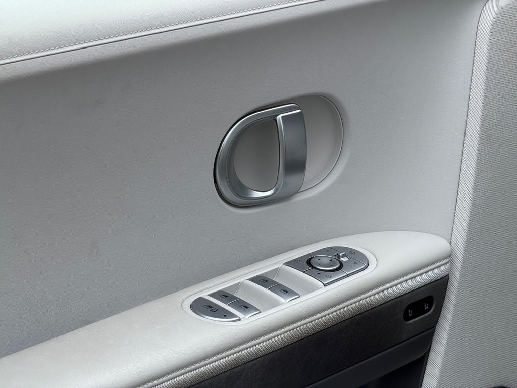 2024 Hyundai IONIQ 5 Limited - Photo 22