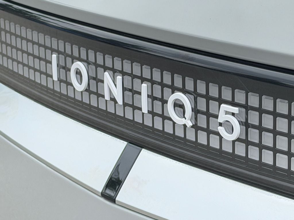 2024 Hyundai IONIQ 5 Limited - Photo 35