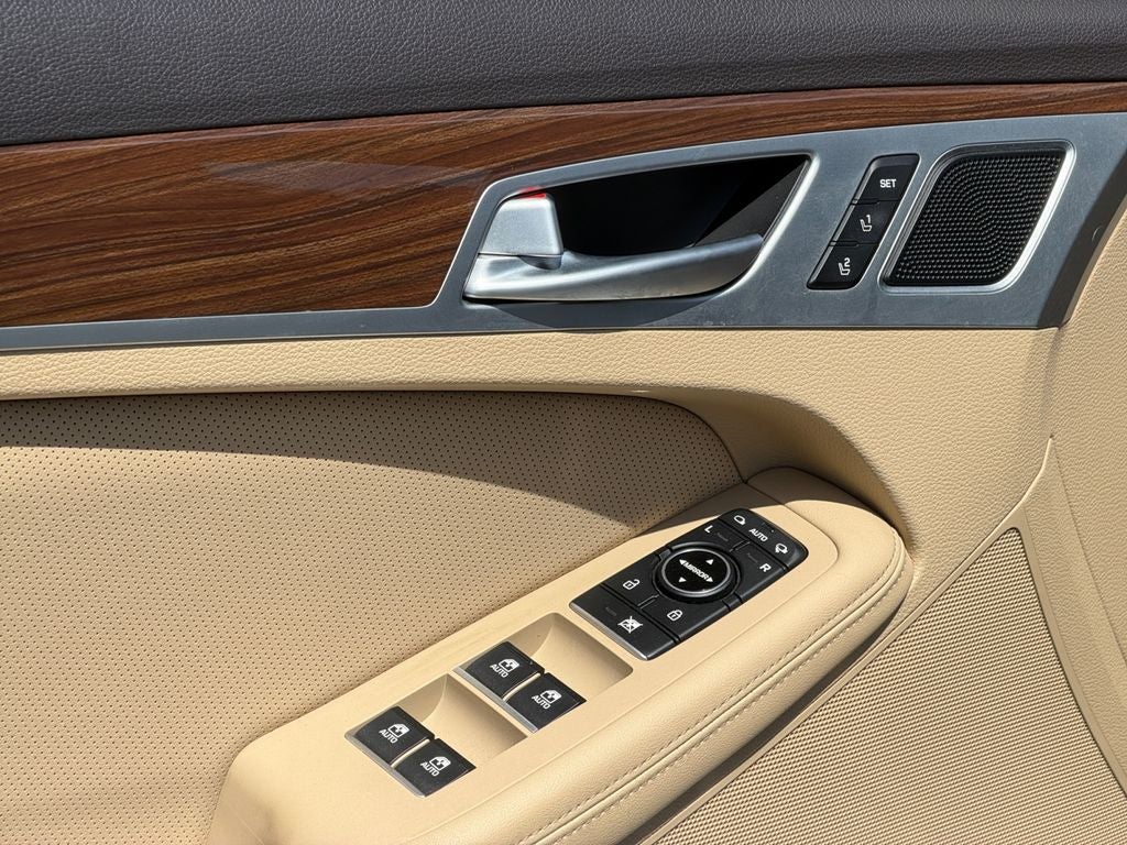 2015 Hyundai GENESIS 3.8