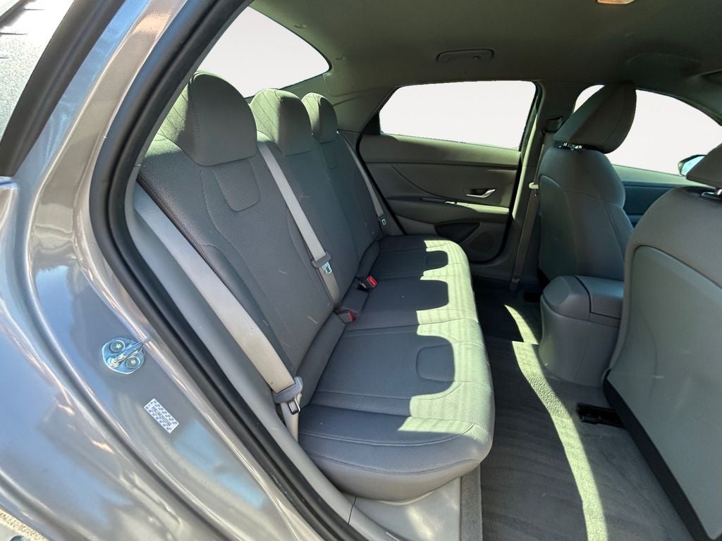 2021 Hyundai ELANTRA SE