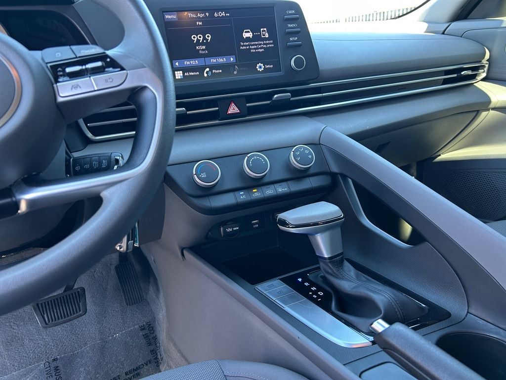 2021 Hyundai ELANTRA SE