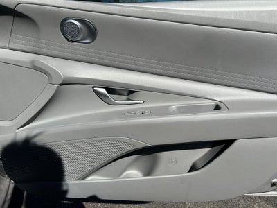 2021 Hyundai ELANTRA SE