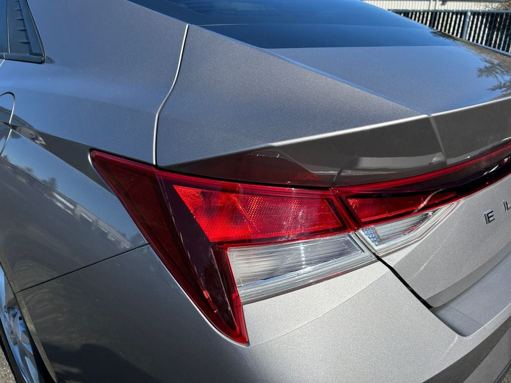 2021 Hyundai ELANTRA SE