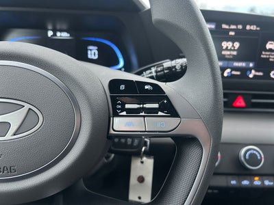 2025 Hyundai ELANTRA SE