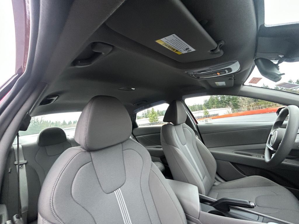 2025 Hyundai ELANTRA SE