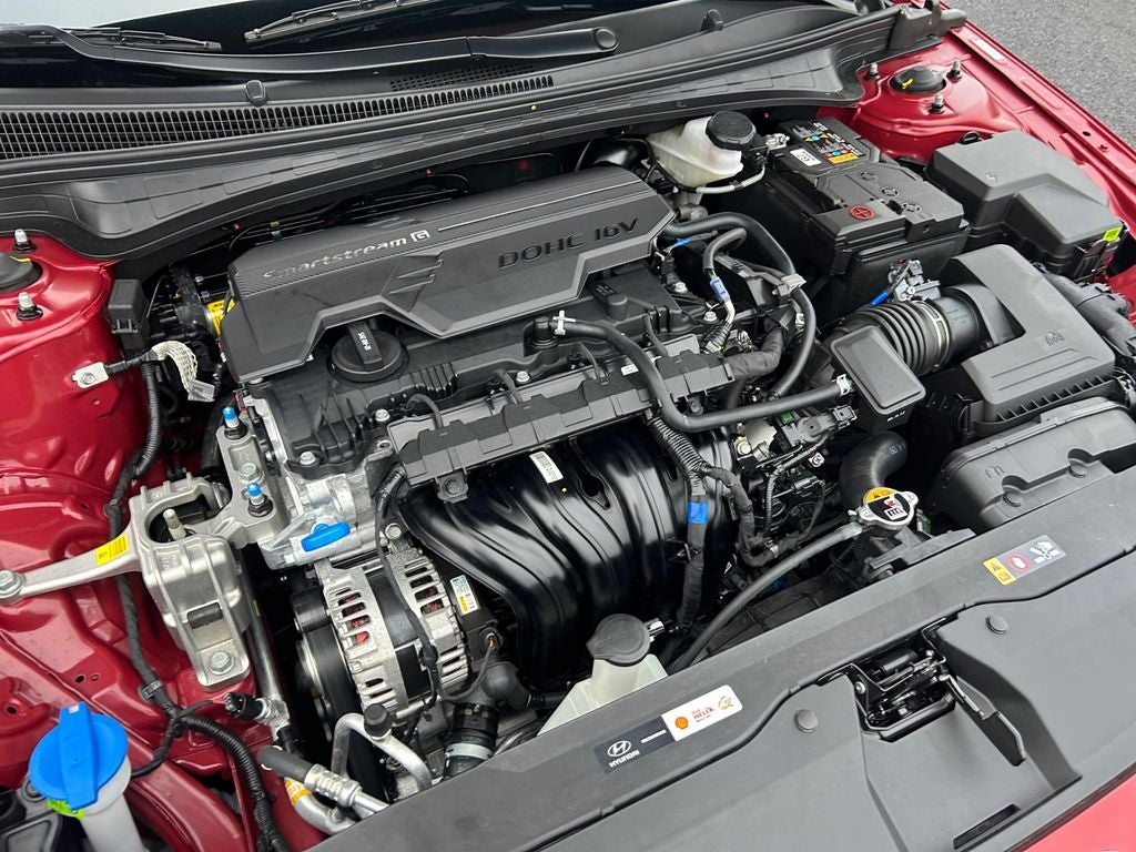 2025 Hyundai ELANTRA SE