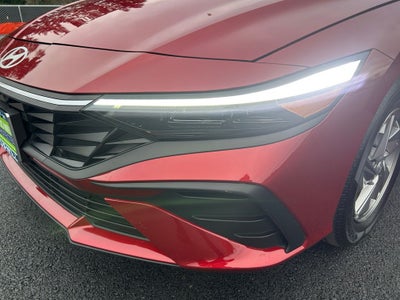 2025 Hyundai ELANTRA SE