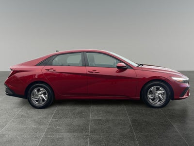 2025 Hyundai ELANTRA SE