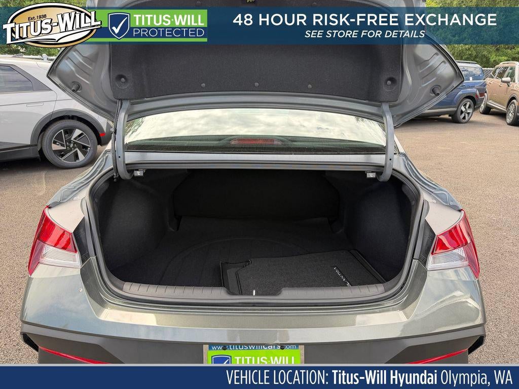 2026 Hyundai ELANTRA SE