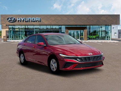 2026 Hyundai ELANTRA SE