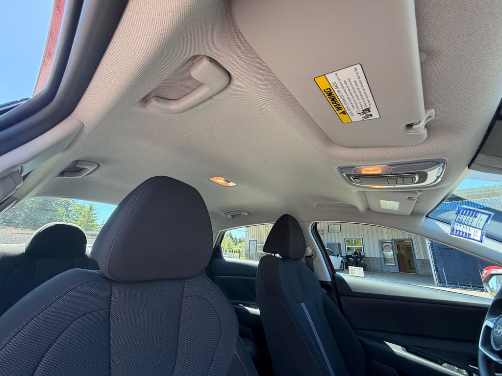 2025 Hyundai ELANTRA SE