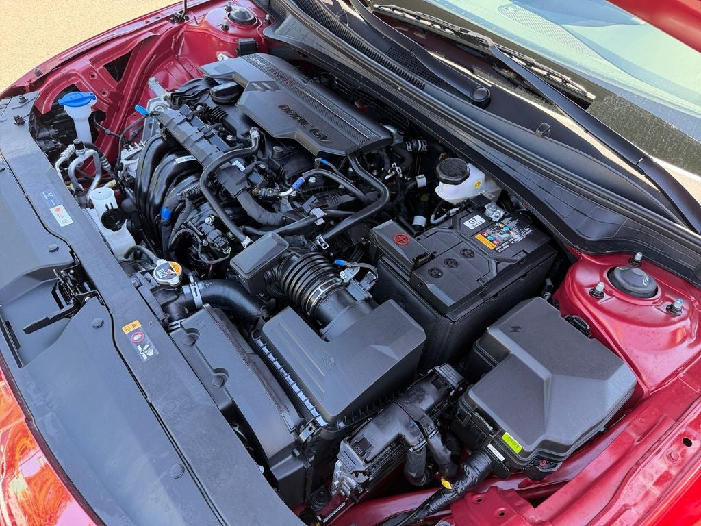 2025 Hyundai ELANTRA SE