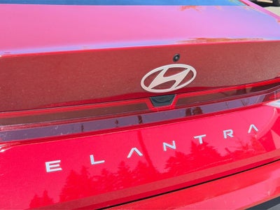 2025 Hyundai ELANTRA SE