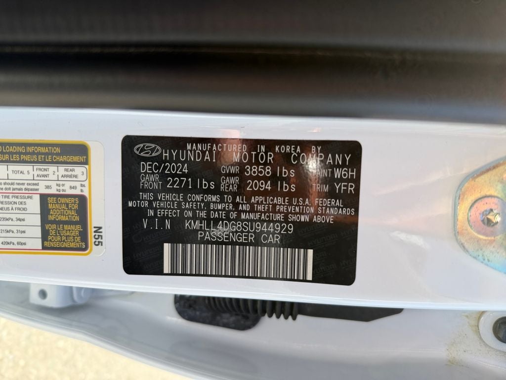 2025 Hyundai ELANTRA SE