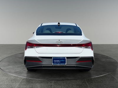 2025 Hyundai ELANTRA SE
