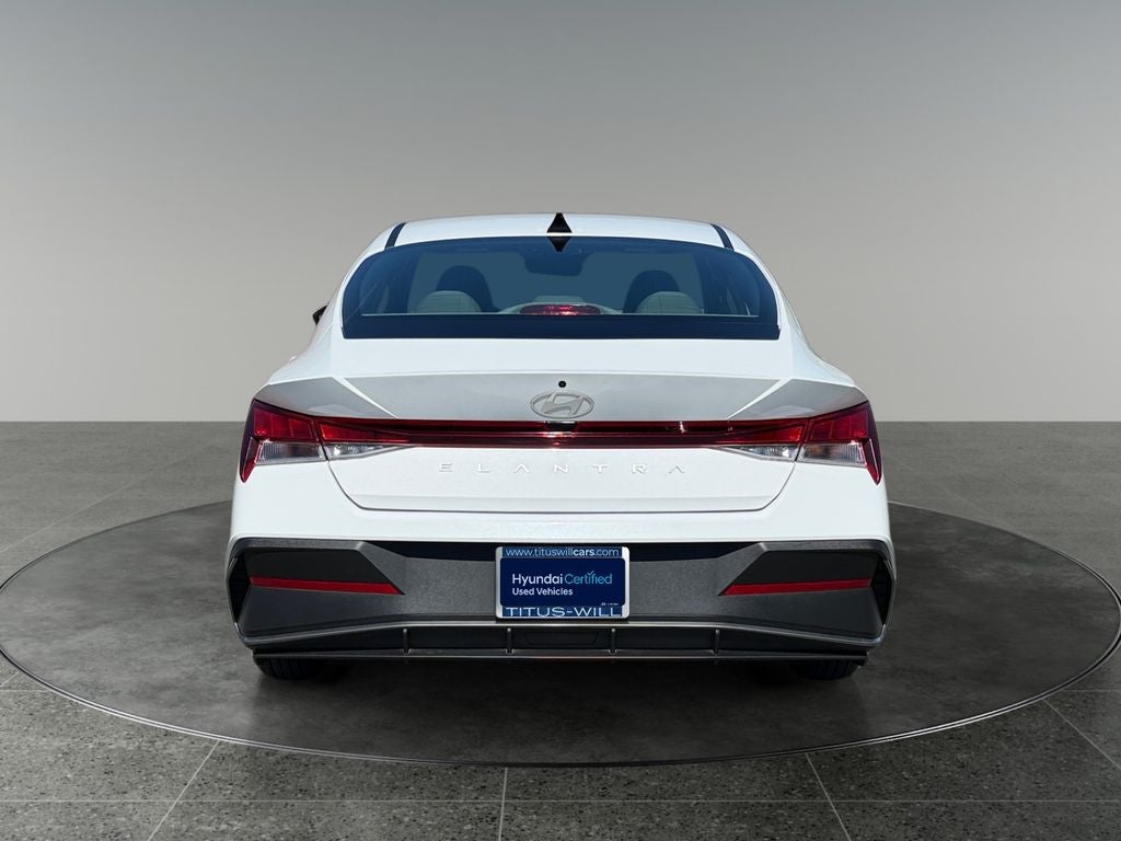 2025 Hyundai ELANTRA SE