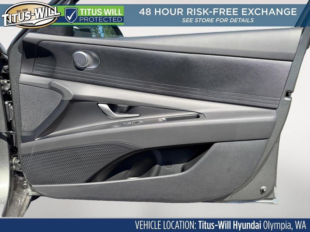 2026 Hyundai ELANTRA SE