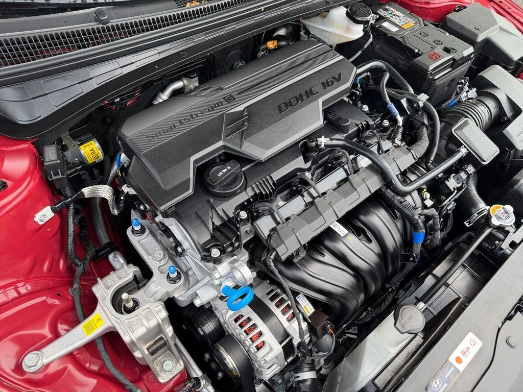 2025 Hyundai ELANTRA SE