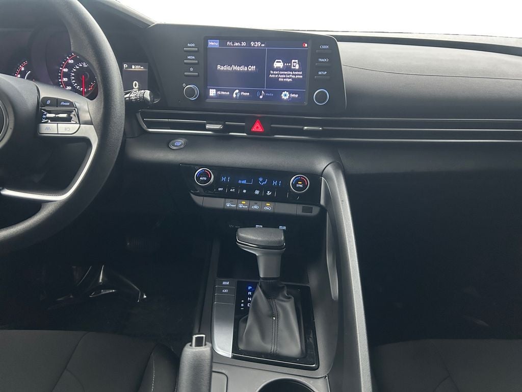 2022 Hyundai ELANTRA SEL