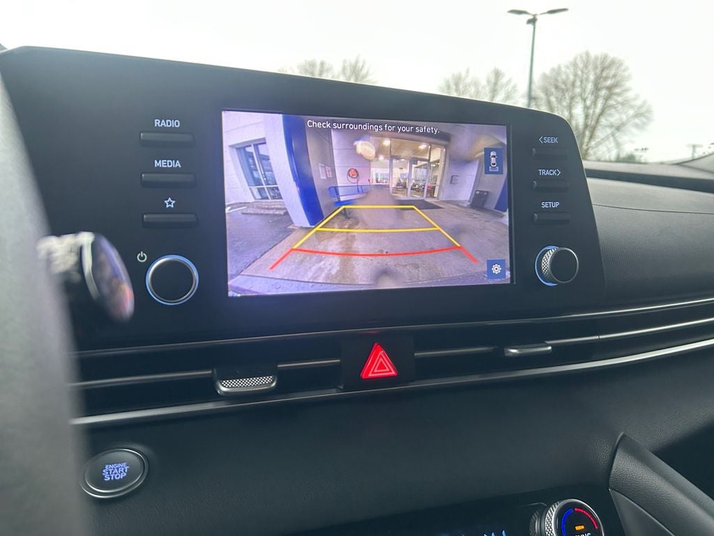 2022 Hyundai ELANTRA SEL